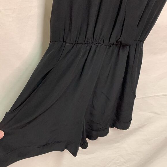 Karina Grimaldi Black Silk Surplice Wrap Front Sleeveless Cuffed Romper Size S - Picture 6 of 16